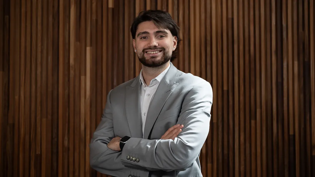 Lucas Giglio en atención presencial